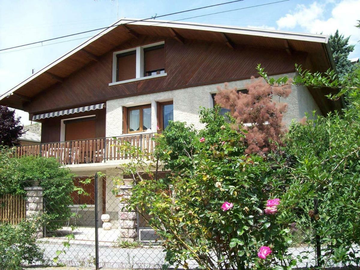 Apartment Leauma